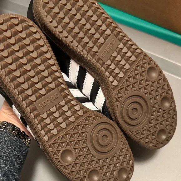 NWT Adidas Samba OG Sneakers - 5.5 men’s / 6.5 women’s - Picture 4 of 7